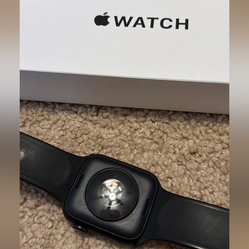 Apple Watch - image 3
